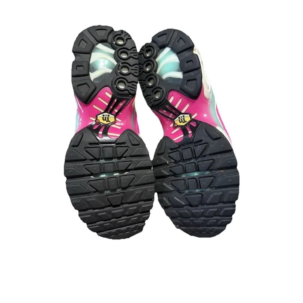 Nike‎ Air Size 4.5 Youth Pink And Teal Beautiful Nice Sneakers